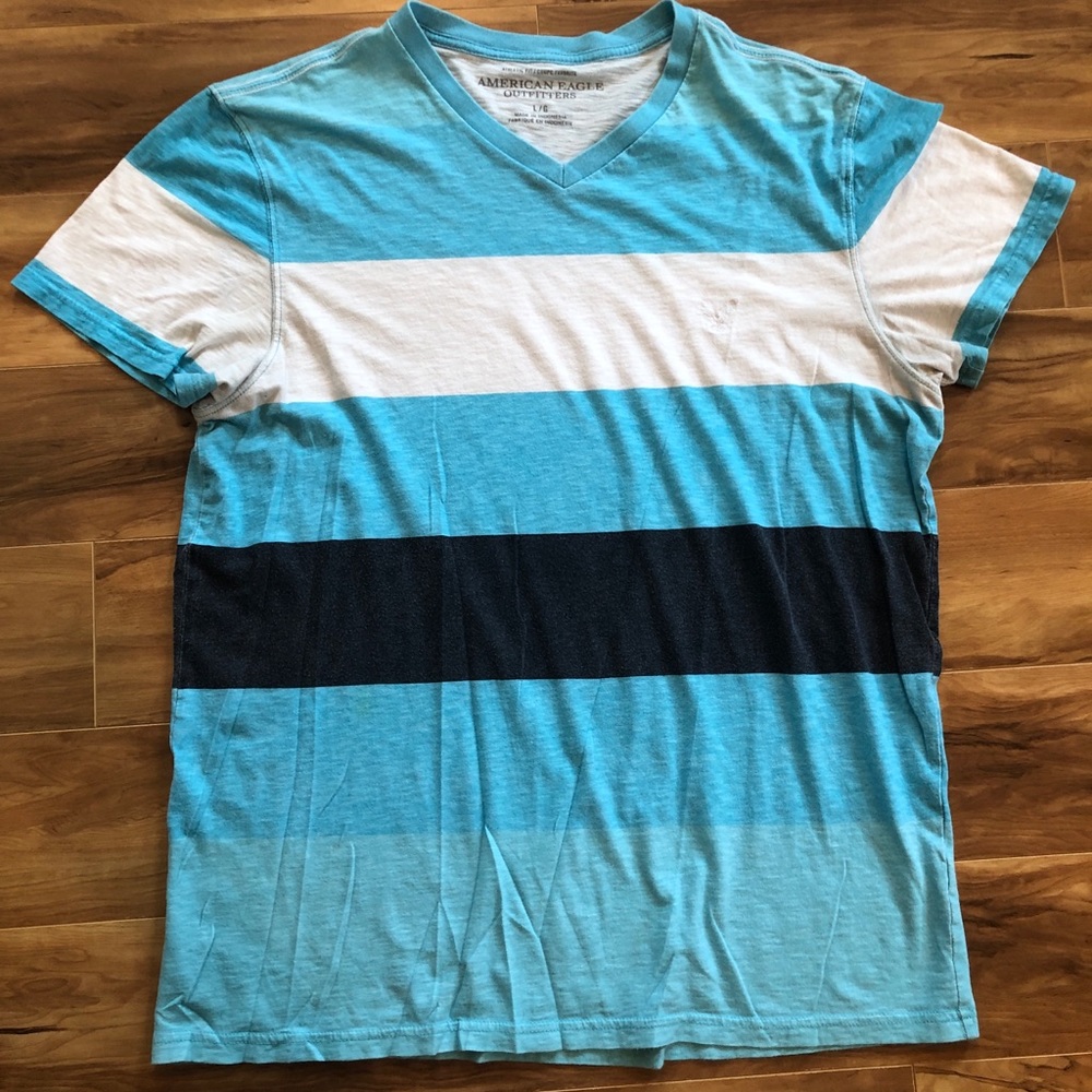 American eagle athletic fit v neck t shirt
